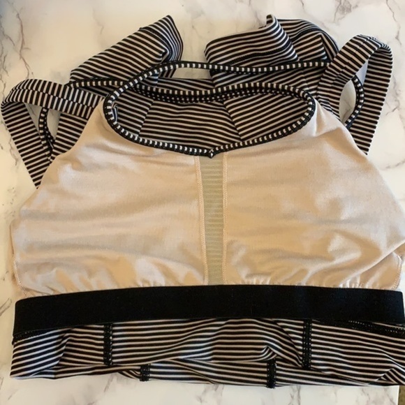 Lululemon Bra Tank, size 6 - Picture 4 of 5
